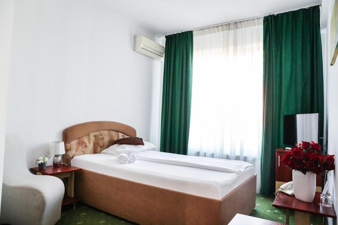 Hotel Pami Клуж-Напока Экстерьер фото