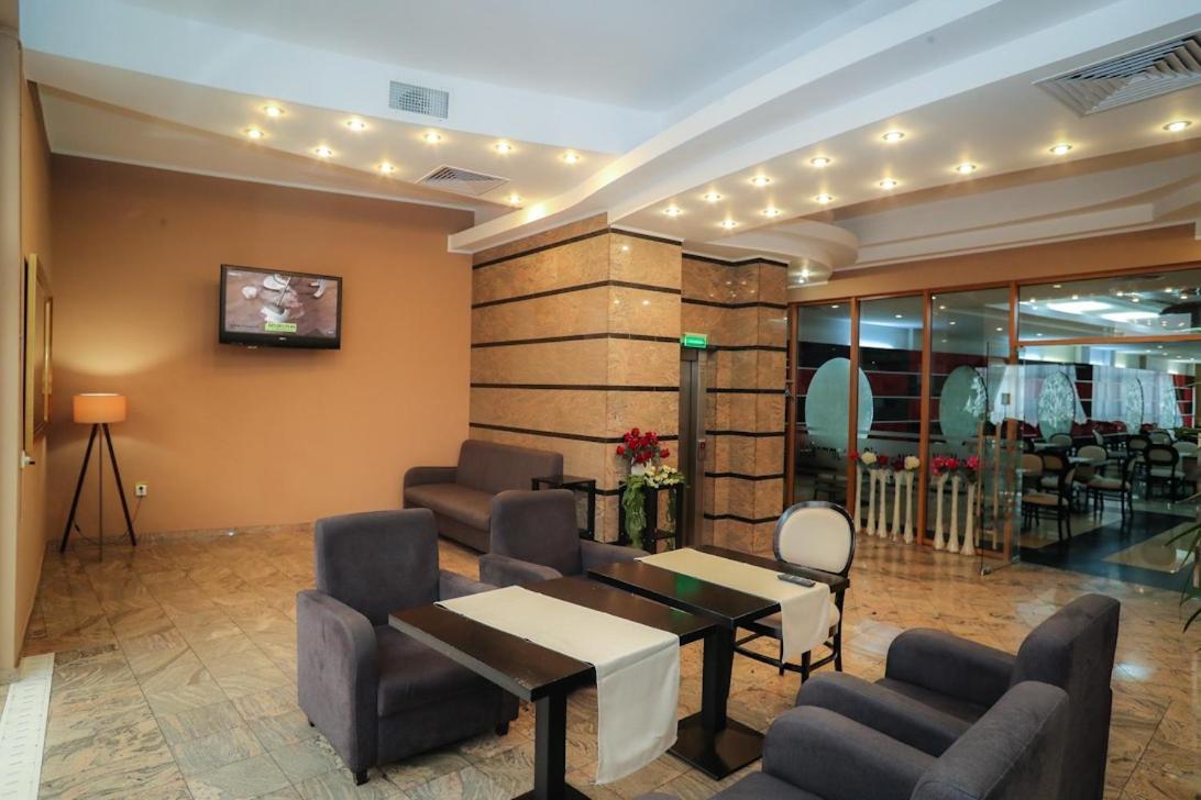 Hotel Pami Клуж-Напока Экстерьер фото