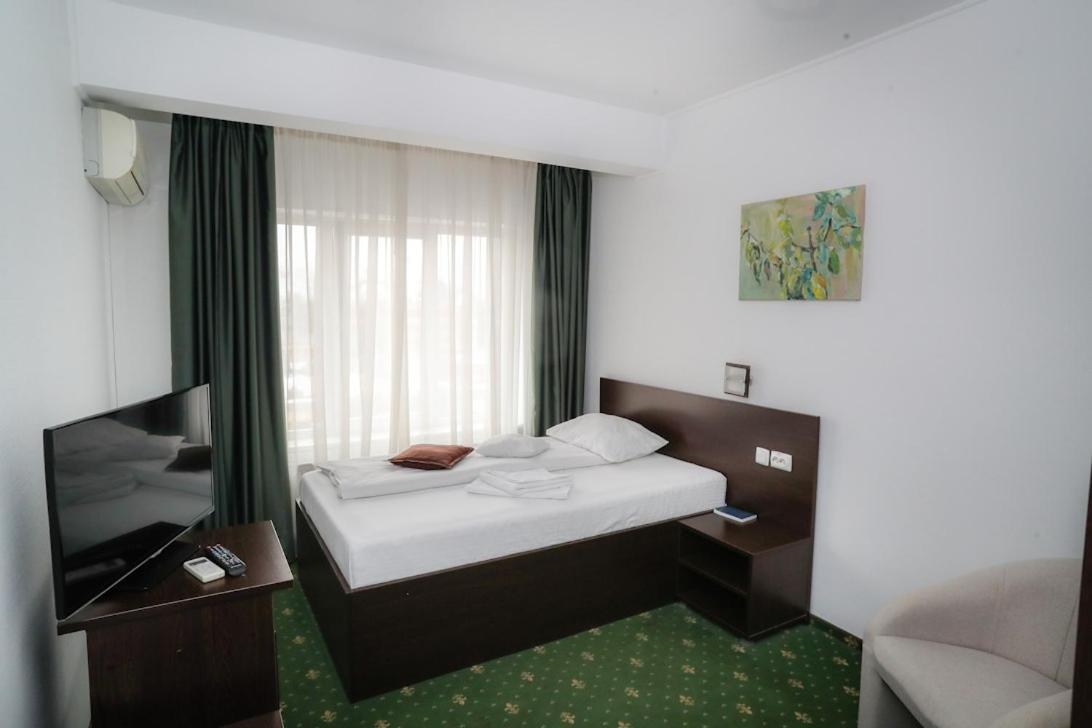 Hotel Pami Клуж-Напока Экстерьер фото